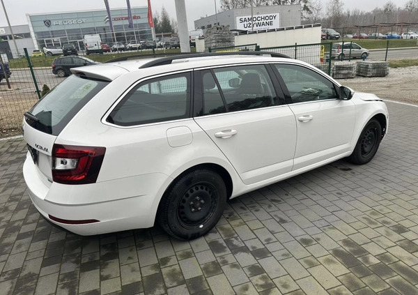 Skoda Octavia cena 24400 przebieg: 88000, rok produkcji 2017 z Krajenka małe 154